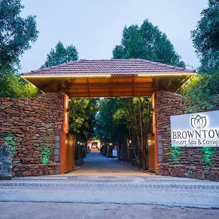 Brown Town Resort & Spa ไฮเดอราบัด ภายนอก รูปภาพ