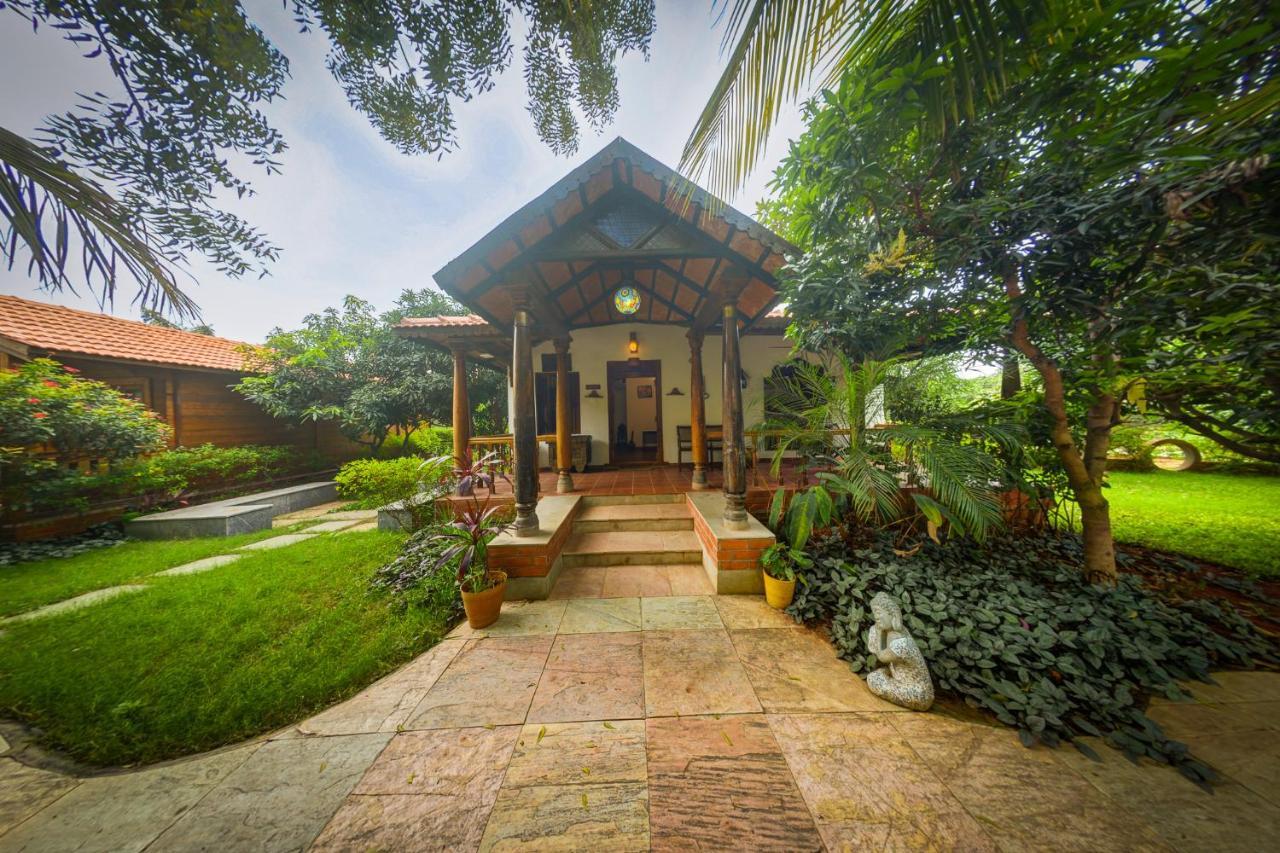 Brown Town Resort & Spa ไฮเดอราบัด ภายนอก รูปภาพ