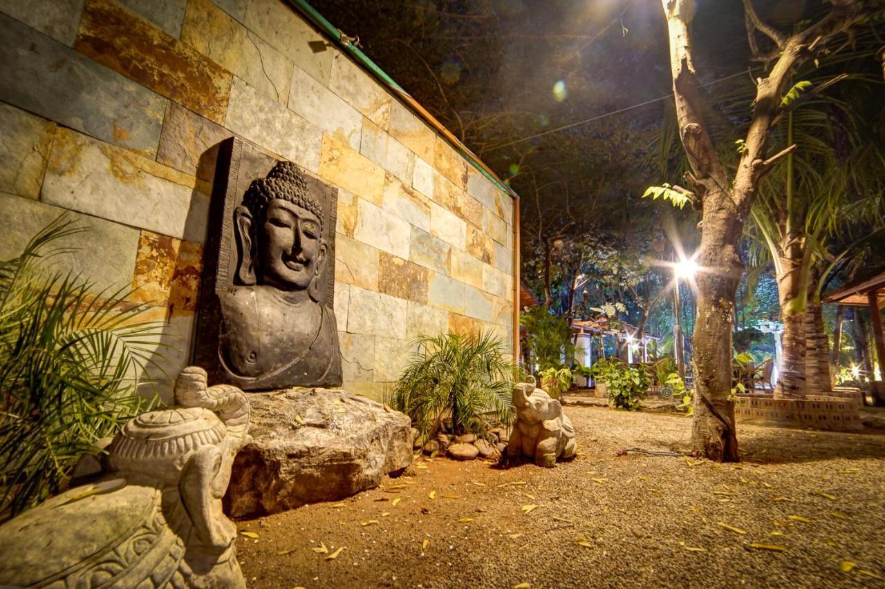 Brown Town Resort & Spa ไฮเดอราบัด ภายนอก รูปภาพ