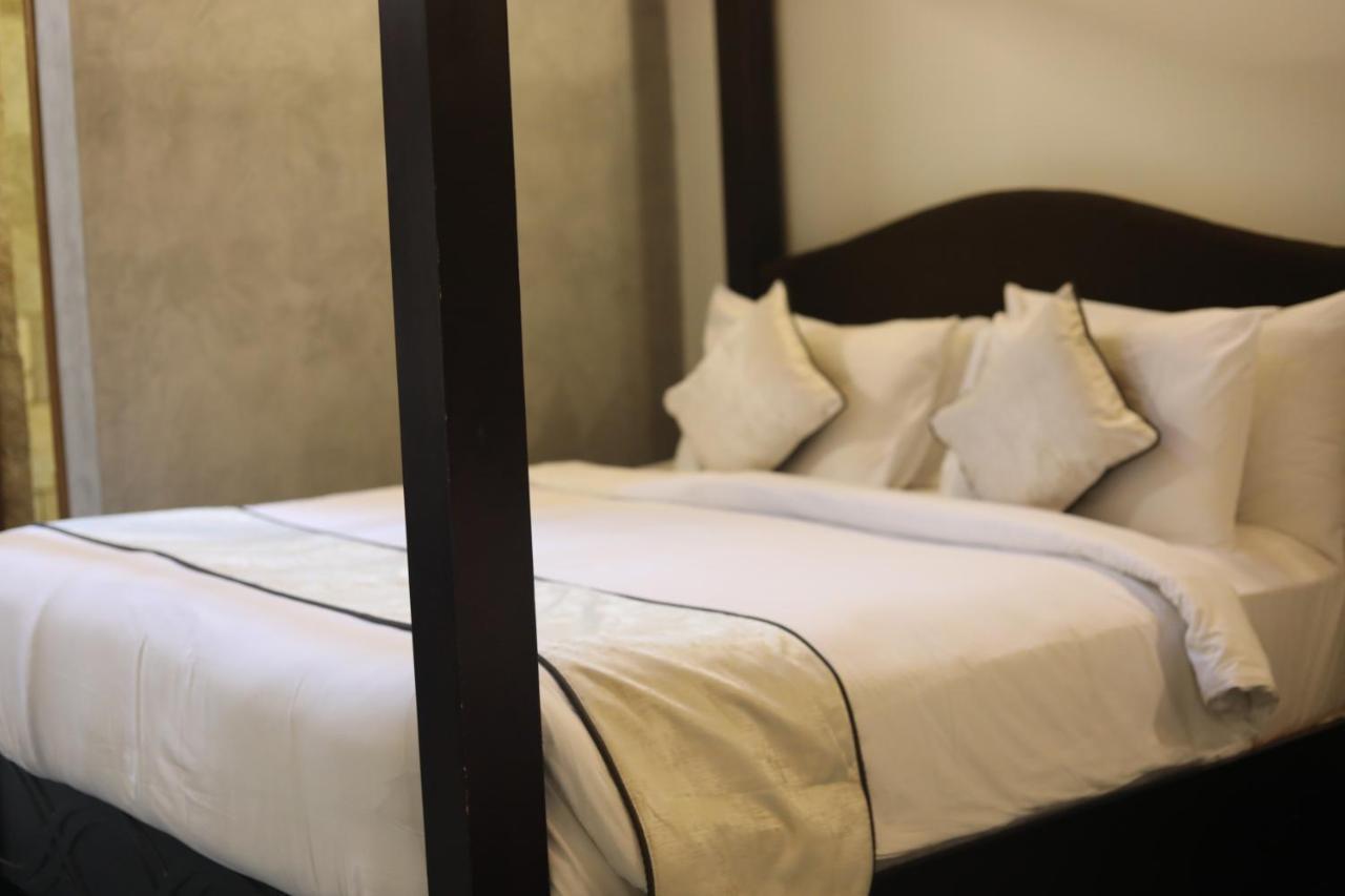 Brown Town Resort & Spa ไฮเดอราบัด ภายนอก รูปภาพ