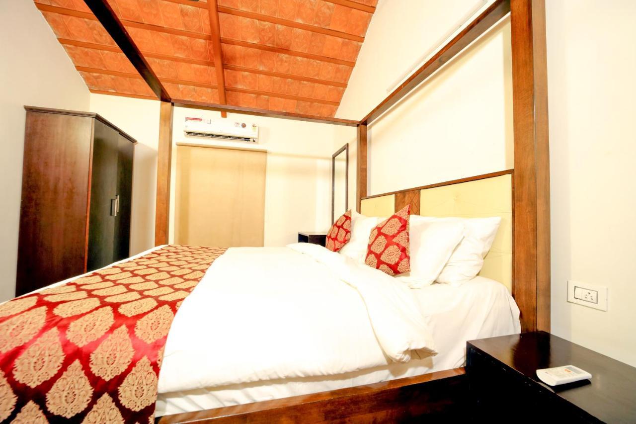 Brown Town Resort & Spa ไฮเดอราบัด ภายนอก รูปภาพ