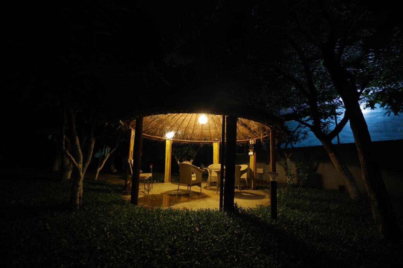 Brown Town Resort & Spa ไฮเดอราบัด ภายนอก รูปภาพ